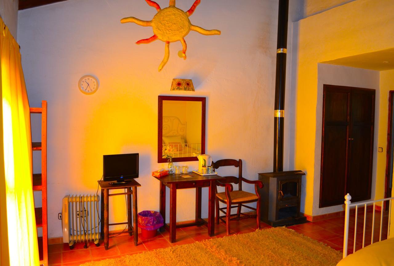 Hotel Restaurante Bandolero Júzcar Esterno foto